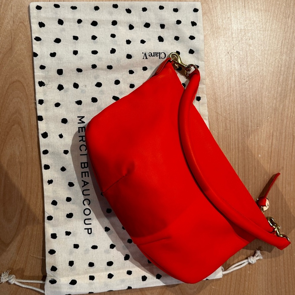 Clare V. Petit Moyen - Picture 3 of 8